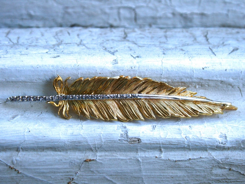 Gorgeous 18K Yellow Gold Diamond Feather Pin/Pendant 0.42ct. image 3