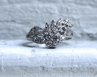 Lovely Leafy Vintage 14K White Gold Diamond Cluster Engagement Ring - 0.62ct