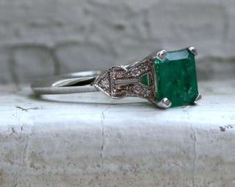 Vintage Inspired 18K White Gold Diamond and Emerald Engagement Ring Wedding Ring.