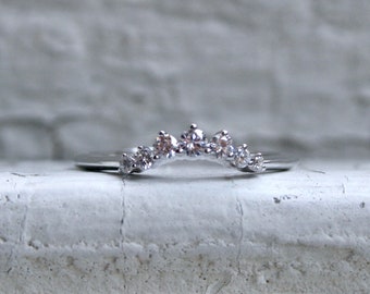 Vintage 14K White Gold Diamond Wedding Band.