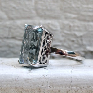 Vintage Aquamarine Solitaire Ring Engagement Ring in 18K White Gold 6.00ct. image 6