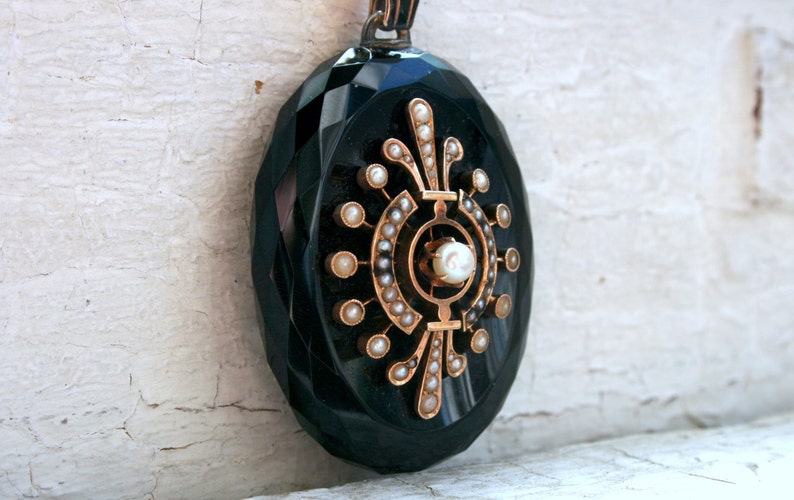 Antique Victorian 14K Yellow Gold Pendant Locket with Onyx, Pearls, and Enamel. image 5