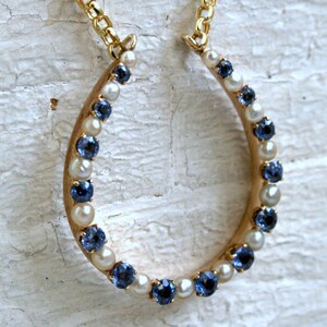 Vintage 14K Yellow Gold Pearl and Sapphire Horseshoe Necklace. image 5