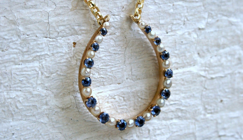 Vintage 14K Yellow Gold Pearl and Sapphire Horseshoe Necklace. image 5