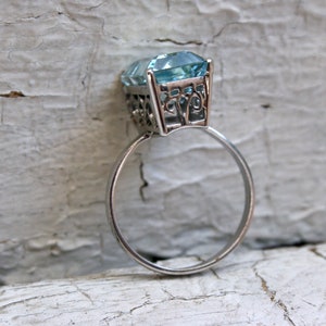 Vintage Aquamarine Solitaire Ring Engagement Ring in 18K White Gold 6.00ct. image 8