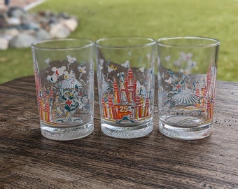 Vintage Donald Duck McDonalds Collector Glasses 25th Anniversary Remember the Magic