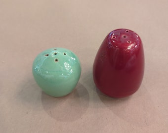 Mid-Century Salt and Pepper Shaker Burgundy and Mint Green
