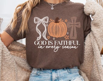 Camiseta Comfort Colors Dios es fiel en cada estación, camiseta cristiana retro de otoño, camiseta Coquette de Acción de Gracias, camiseta bíblica de calabaza