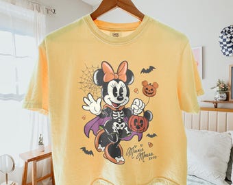 Camiseta holgada Comfort Colors Disney Halloween, camiseta holgada Mickey & Minnie Vampire Coquette, camiseta holgada Disney Vintage Skeleton
