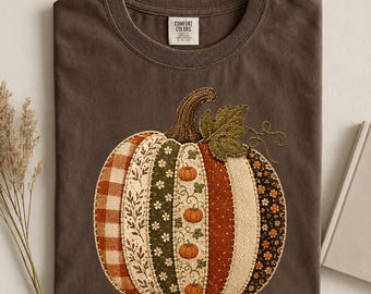 Camiseta Comfort Colors de patchwork sintético con estampado floral y calabazas, camiseta vintage de patchwork para otoño, conjunto cottagecore para Acción de Gracias, regalo de jardín otoñal para ella.