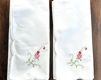 Set of 2 Vintage Women’s White Handkerchiefs Pink Floral Embroidered Scalloped Edges Napkins