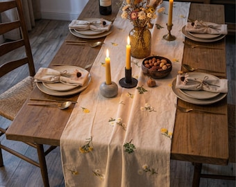 Bestickter Leinentischläufer mit Quasten, Floraler Bauernhaus Tischläufer, Rustikaler Esstisch Dekor, Boho Tischläufer
