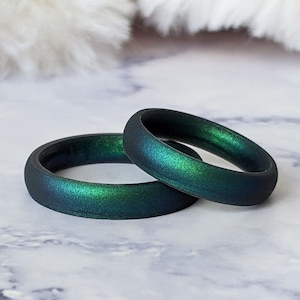 Knot Theory Enchanted Forest Green Silicone Ring, Breathable Silicone Wedding Band, Birthstone Dark Emerald Anniversary Birthday Fiance Gift