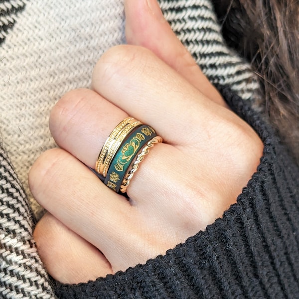 Gold Claddagh Silicone Ring for Women Men, Engraved Celtic Irish Engagement Ring Silicone Wedding Ring Band Anniversary Valentine's Day Gift