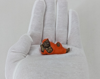 Vintage Japanese Engi Daruma Folk Art Figure – Kuribō Signed, Reclining Clay Figurine