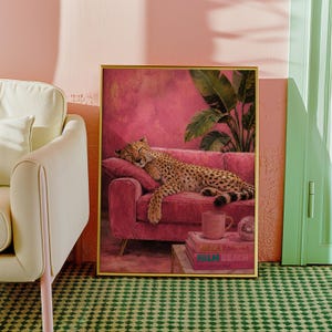 Gepardväggkonst, Lyxigt Rosa Tryck, Sömnig Leopard Glamour Djurtryck Maximalistisk Dekor bild 9