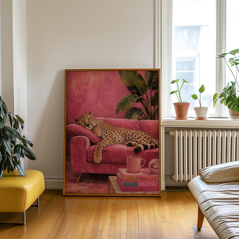 Gepardväggkonst, Lyxigt Rosa Tryck, Sömnig Leopard Glamour Djurtryck Maximalistisk Dekor bild 2