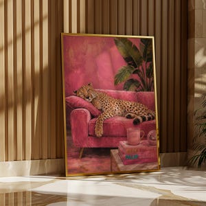 Gepardväggkonst, Lyxigt Rosa Tryck, Sömnig Leopard Glamour Djurtryck Maximalistisk Dekor bild 5