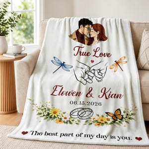 Coperta personalizzata con nomi e data per coppie, bordo floreale e disegno di coppia, regalo romantico per sempre per l'anniversario di matrimonio per lei e per lui