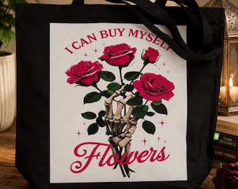 Borsa tote gotica floreale, borsa tote con mano scheletrica e rosa, borsa in tela dark romance, shopper dallo stile alternativo, regalo per amanti dei libri