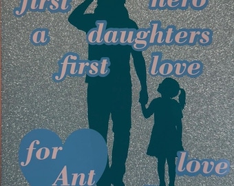 Immagine personalizzata per la Festa del Papà / Cartello "Papà prima di tutto, eroe, figlia prima di tutto"