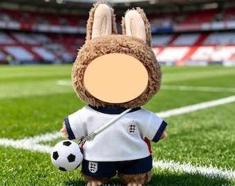 Tenue de football Labubu, ensemble de vêtements Pop Mart Labubu de 17 cm, maillot, short et pendentif de football, cadeau mignon pour poupée sportive – Poupée non incluse