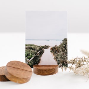 Piccolo supporto per foto in legno CIRCLE, supporto per foto in legno, display per foto, supporto per biglietti, display per stampe in legno, accessorio da scrivania, supporto per menu