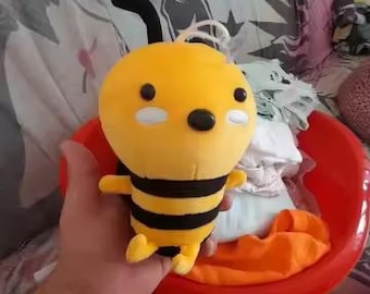 Adorable Bee Plush Doll – Soft Cartoon Insect Toy for Baby Gifts