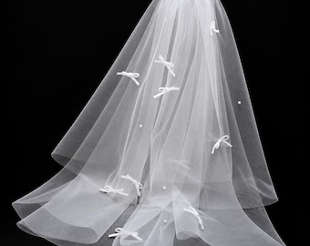 Two Tier Wedding Veil with Small Bows Soft Tulle Blusher Veil with Comb Raw Edge Short Bridal Veil White Ivory Romantic Accessory for Bride
