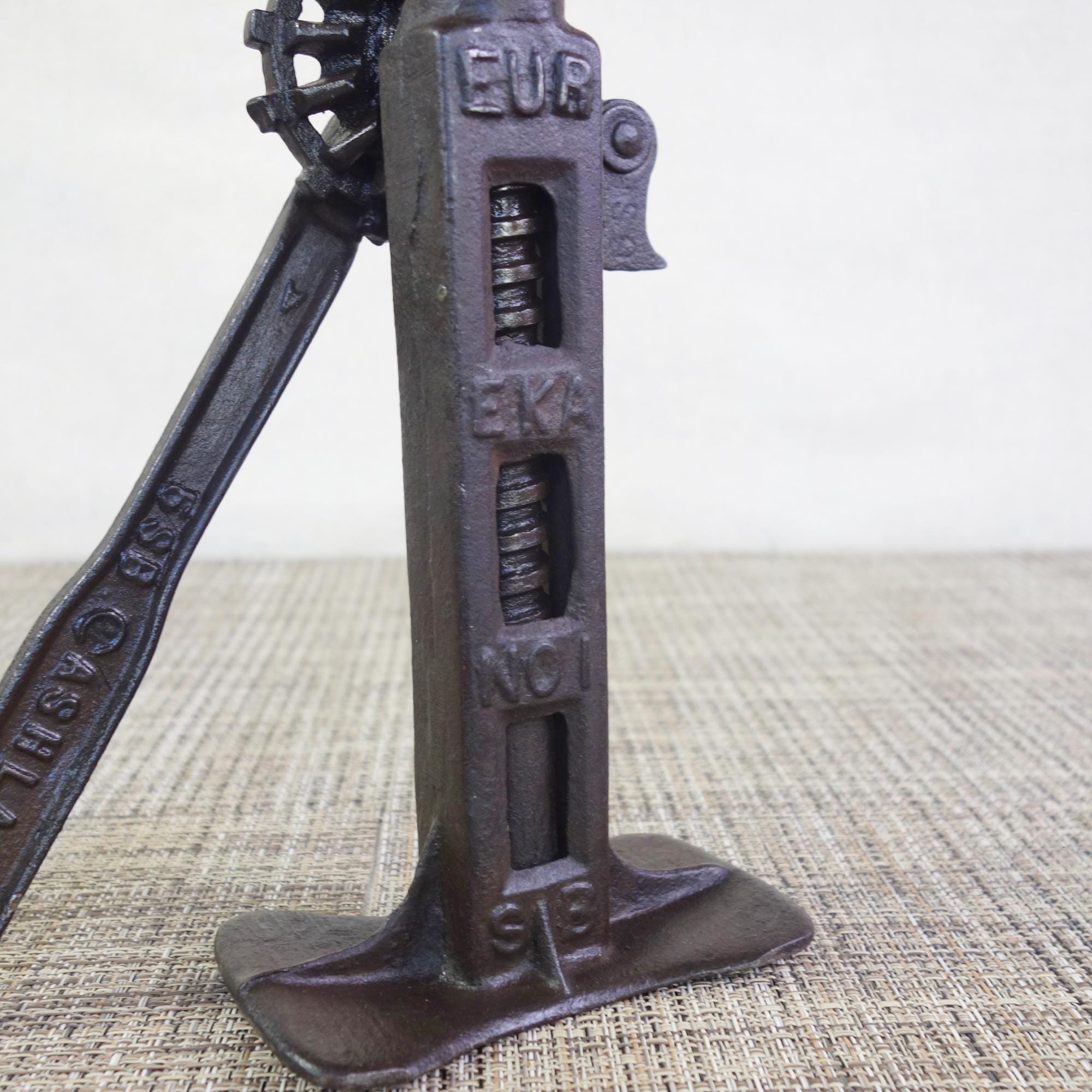 Antique Cast Iron Screw Jack, Vintage Eureka No. 1 Car Jack