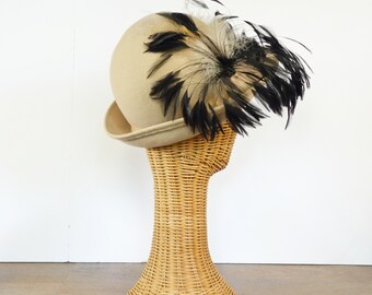 Vintage Halston Ladies Fedora Hat, Felted Wool Feathers  display picture 1