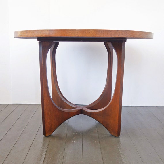 Vintage broyhill end on sale tables