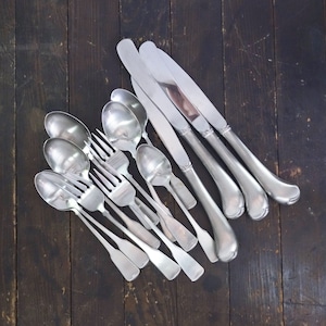 Choice Vintage American Colonial Stainless Flatware, Oneida Heirloom Cube Mark, Replacement Knife, Storage Tray, Satin Finish Like New c1971