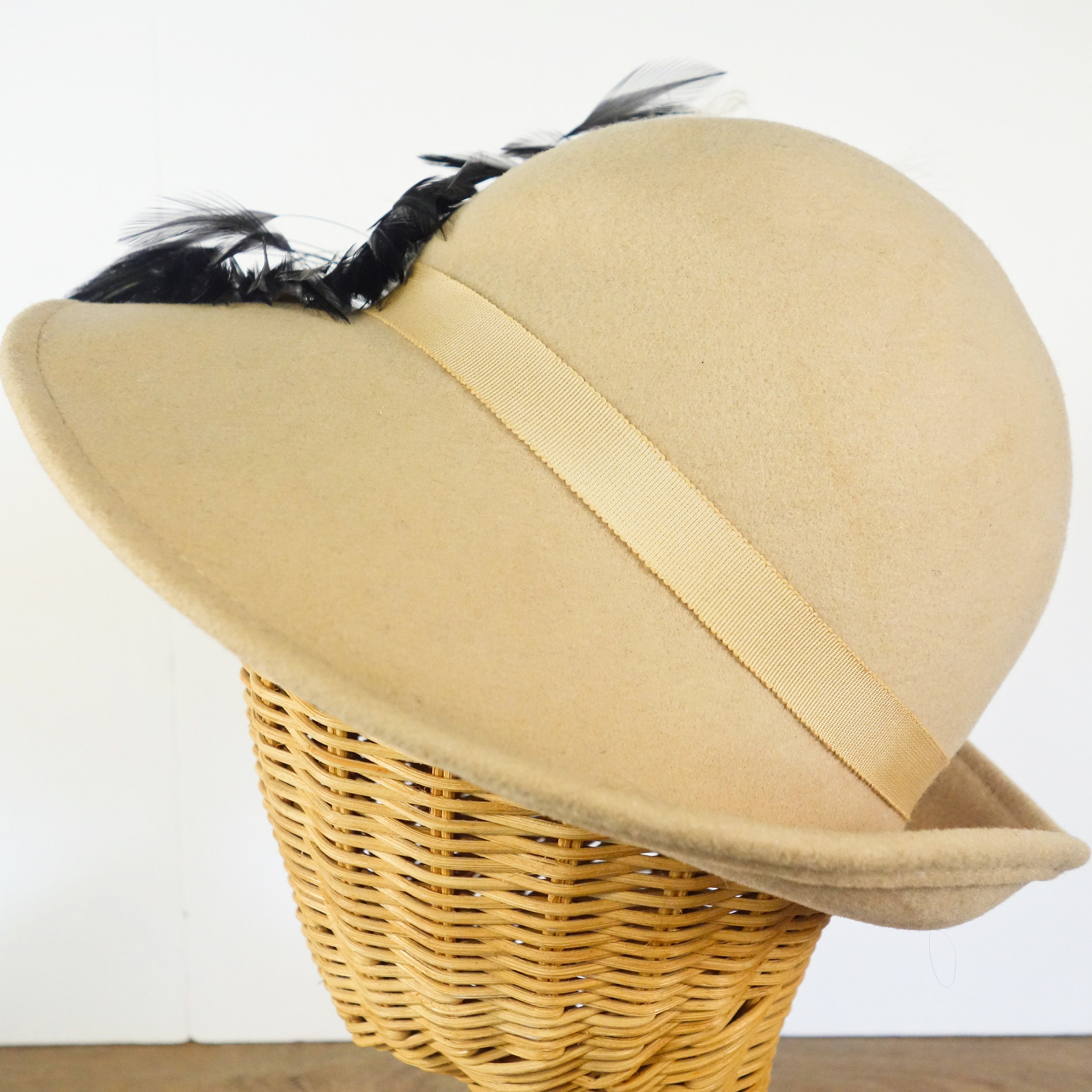 Vintage Halston Ladies Fedora Hat, Felted Wool Feathers  display picture 2