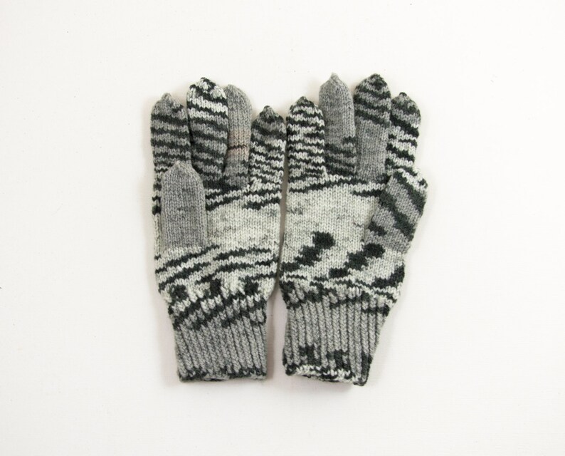 Knitted Men's Gloves Gray, Size Large image 1