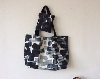 Big Zero Waste Shopping Kit / 5 Different Reusable Bulk Bags With a Pouch and a Shopper With Indigigo Brush Strokes and Black Details