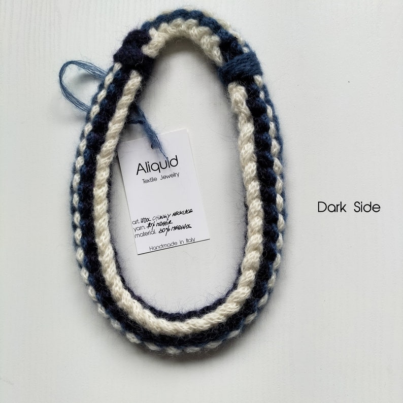 Handmade necklace made of wool yarn, Indigo fiber chain necklace chunky, Lightweight Textile necklace, Knotted necklace, gift for her 画像 6