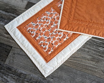 Table Runner, Table topper, quilted table runner, Dresser Scarf, Quilted table runner, fall, pumpkin, thanksgiving, orange, pumpkin patch