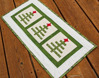Table Runner, Table topper, quilted table runner, Dresser Scarf, Quilted table runner, holiday decoration, Christmas tree runner