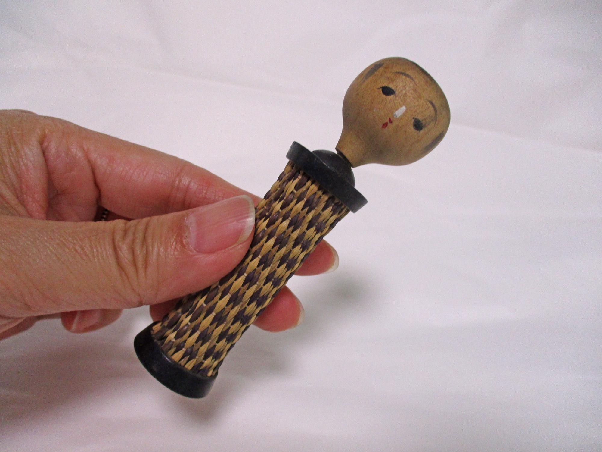 3.5 インチ ヴィンテージ 日本の伝統的な木製こけし人形 1927 年