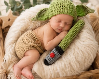 Accesorio de ganchillo para fotos de bebés con temática espacial, conjunto de disfraz de alienígena para recién nacidos, traje de caballero galáctico, gorro con orejas verdes y espada luminosa, regalo para baby shower para geeks