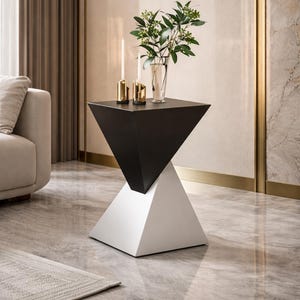 Moderner geometrischer Beistelltisch, Akzenttisch aus Metall, minimalistischer Nachttisch, luxuriöser Sofa-Beistelltisch, zeitgenössische Beistelltisch-Dekoration