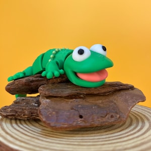 Tom Lizard Bag Charm, Keychain Fidget Toy, Hoppers Interactive Desk Toy, Beaver Kawaii Cartoon Charm, Cute Gift for Girlfriend