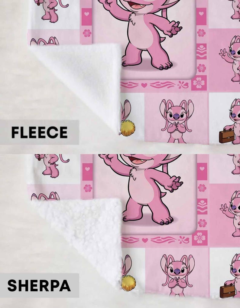 Op de afbeelding: Een witte keramische mok met een zwart handvat en de tekst "But First, Coffee" in een vetgedrukte, zwarte letter. De mok staat op een houten oppervlak. De mok is ongeveer 10 cm hoog.