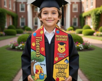 Gepersonaliseerde Winnie de Poeh-afstudeerstola - aangepaste voorschoolse sjerp voor afgestudeerden van 2026
