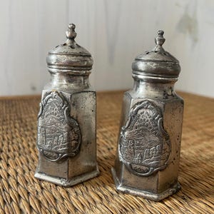 vintage pewter salt and pepper shakers, Colorado salt and pepper shakers, souvenir, Pikes Peak, Garden of the Gods, hostess gift, JB Pewter