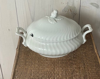 Zuppiera vintage Kaiser Romantica in porcellana bianca con coperchio a forma di rosa
