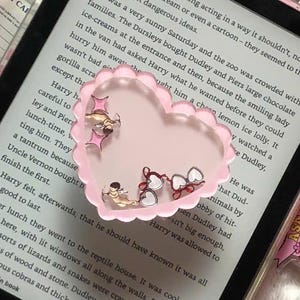 Heart Shaker PhoneGrip, Romance Reader Cute PopSocket, Aesthetic Reader Gift, Kawai Heart Shaker, Book Lover Gift for Her, Booktok Accessory