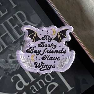 Soporte para teléfono de Fantasy Reader, PopSocket de regalo "Los novios de los libros tienen alas", cita de "Los novios de los libros tienen alas", soporte para teléfono de fantasía Booktok, lector de fantasía