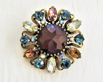 Vintage Weiss brooch, large size round pin